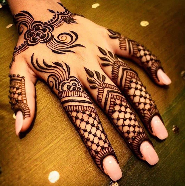 Criss-Cross Mehndi Design For Fingers