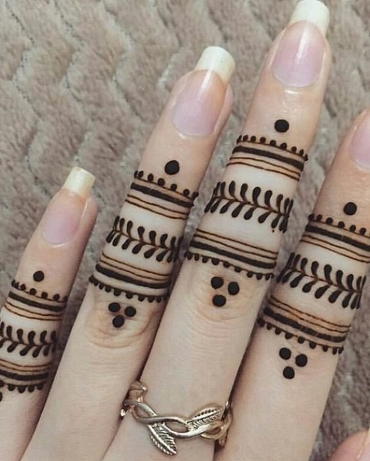 Simple Finger Mehndi Design