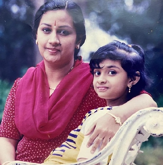 keerthi suresh childhood photos