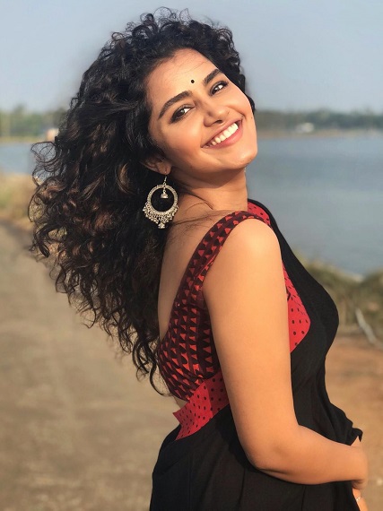 Anupama Parameswaran New Photos