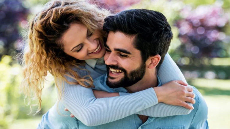 6 Common Myths about being in a Romantic Relationship