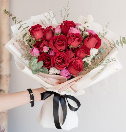 Red Flower Bouquet Design