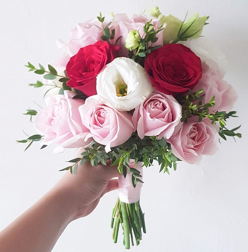 fresh flower bouquet 