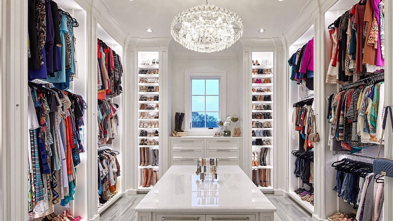 How to Create the Ultimate Walk-In Closet in Your Own Home