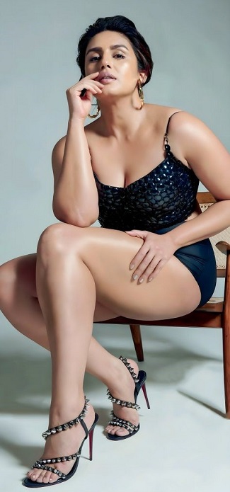 Huma Qureshi Photos Hot